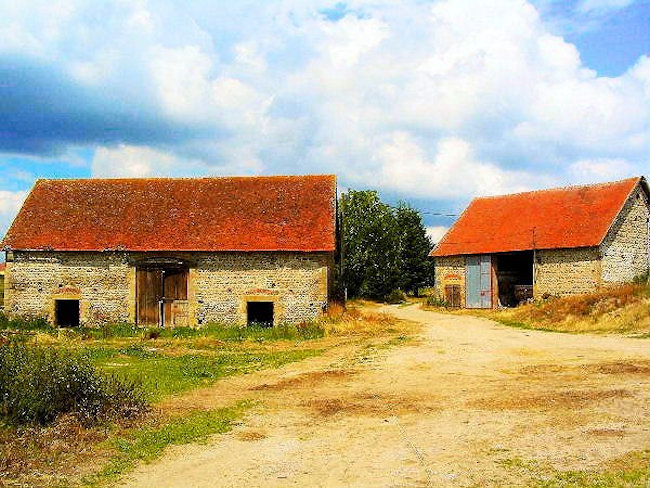 Ensemble de 2 granges de pays à restaurer