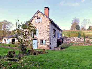 Moulin fondé en titre en Combrailles proche Riom (63/03): 144 m² hab., 9 pièces; rivière, étang-réserve, bief, chute, rouages… 13 000 m²