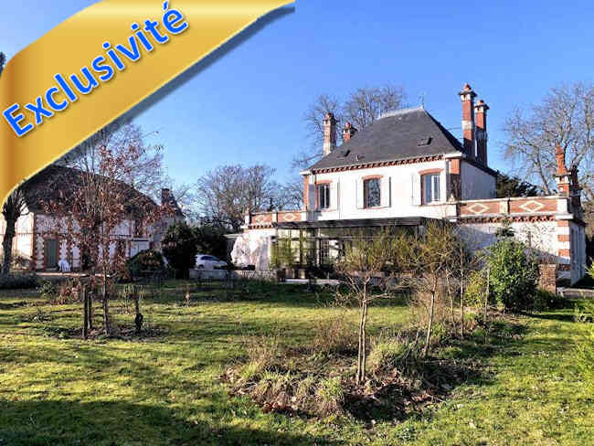 Propriété 16 ha Loiret 45: villa 13 pièces 7 chambres, 300 m², piscine, dépendances, étang