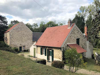 Moulin fondé en titre, maison de meunier et grange région Montluçon (03)